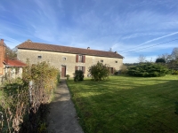 Beautiful Village House close to Nanteuil en vallée