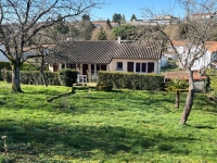 Charmant Pavillon de 3 Chambres avec Sous-Sol à Ruffec