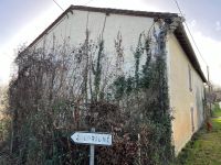 Maison Ancienne de 3 Chambres avec Dépendance et Jardin Clos