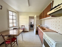 Maison de Caractère avec 3 Chambres, Jardin et Garage à Ruffec