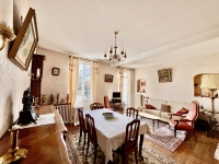 Maison de Caractère avec 3 Chambres, Jardin et Garage à Ruffec