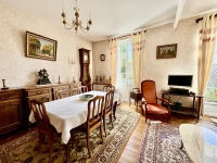 Maison de Caractère avec 3 Chambres, Jardin et Garage à Ruffec