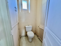 Maison de Caractère avec 3 Chambres, Jardin et Garage à Ruffec