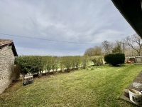 Belle Longère et Gite avec Terrain Près de Ruffec