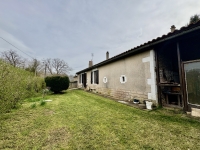 Belle Longère et Gite avec Terrain Près de Ruffec