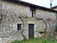 Belle Maison En Pierre Avec Jardin et Un Terrain de Loisirs En Bordure de la Charente