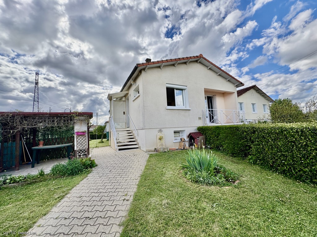Delightful House Close to Shops in Ruffec with 3 Bedrooms and an Enclosed Garden