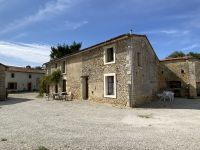 Superbe Propriété Avec Maison Principale Et 5 Gîtes. Belle Piscine