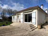 Pavillon de Plain-Pied avec Garage et Beau Jardin