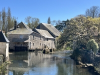 Verteuil-Sur-Charente. Ancien Moulin à Grain dans un Cadre Idyllique