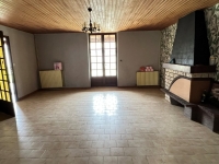 Maison Ancienne Avec Dépendances sur Grand Terrain