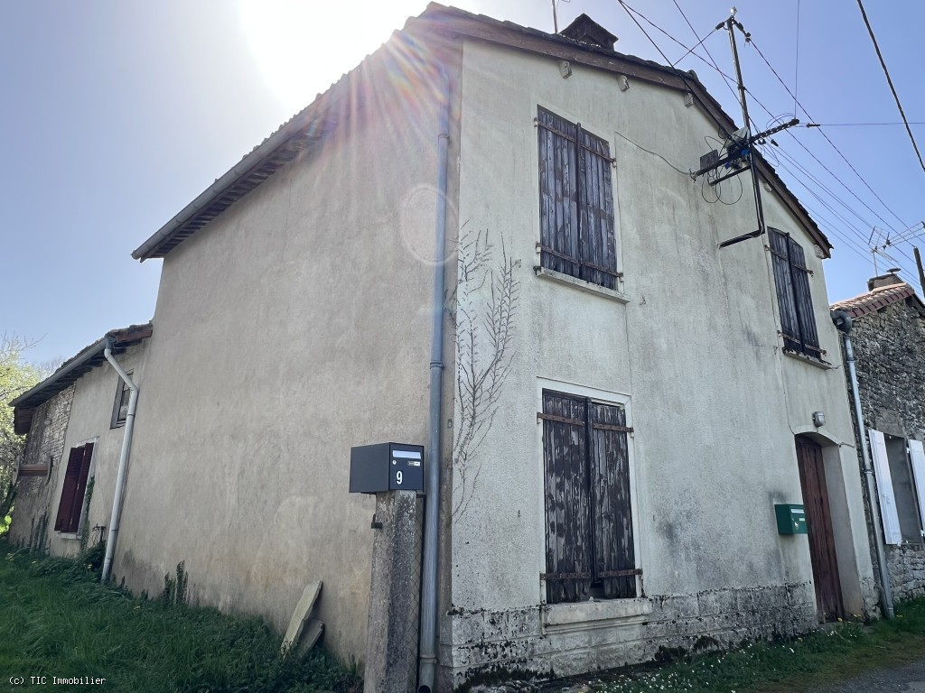Maison De Campagne A Rénover Sans Extérieur