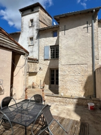 15th Century Village House in Verteuil-Sur-Charente With Beautiful View of the Castle