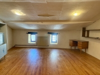 Belle Maison de Ville à Aigre avec 5 Chambres, Jardin et Garage