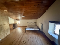 Belle Maison de Ville à Aigre avec 5 Chambres, Jardin et Garage