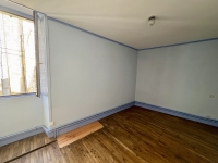 Belle Maison de Ville à Aigre avec 5 Chambres, Jardin et Garage