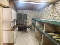 Belle Maison de Ville à Aigre avec 5 Chambres, Jardin et Garage