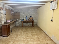 Belle Maison de Ville à Aigre avec 5 Chambres, Jardin et Garage