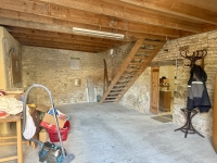 Belle Maison de Ville à Aigre avec 5 Chambres, Jardin et Garage