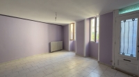 Belle Maison de Ville à Aigre avec 5 Chambres, Jardin et Garage