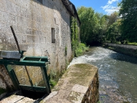 Verteuil-Sur-Charente. Ancien Moulin à Grain dans un Cadre Idyllique