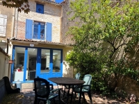 Beautifully-presented 2 Bedroomed Town house