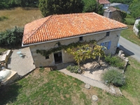 Superbe Maison de Caractère avec 2 Chambres Entre Champagne Mouton et Saint-Laurent-de-Céris
