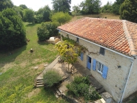 Superbe Maison de Caractère avec 2 Chambres Entre Champagne Mouton et Saint-Laurent-de-Céris
