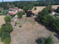 Belle Maison en Pierre de Caractère avec Gîte, Annexe et Terrain dans un Hameau Calme à 8 Minutes de