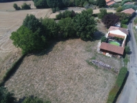 Belle Maison en Pierre de Caractère avec Gîte, Annexe et Terrain dans un Hameau Calme à 8 Minutes de