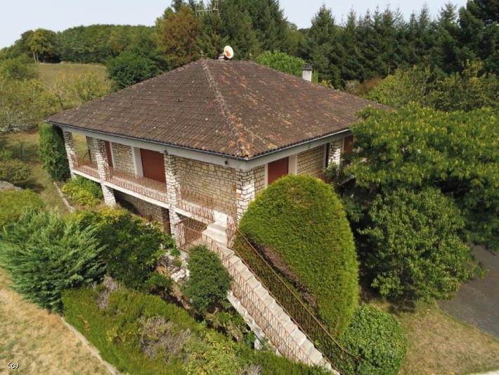 4 Bedroom Stone Town House Built in 1976 On Over Half An Acre