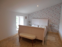 Spacious 5 Bedroomed Townhouse, Close to Commerce