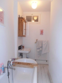 Spacious 5 Bedroomed Townhouse, Close to Commerce