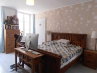 Spacious 5 Bedroomed Townhouse, Close to Commerce
