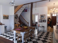 Spacious 5 Bedroomed Townhouse, Close to Commerce