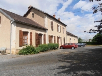 Ancienne Gare Dans Un Des Plus Beaux Villages En Charente