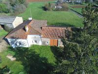 Belle Maison en Pierre avec Grand Jardin et Beaux Potentiels