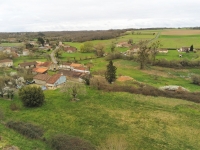 Belle Maison Deux Chambres Avec Grand Terrain