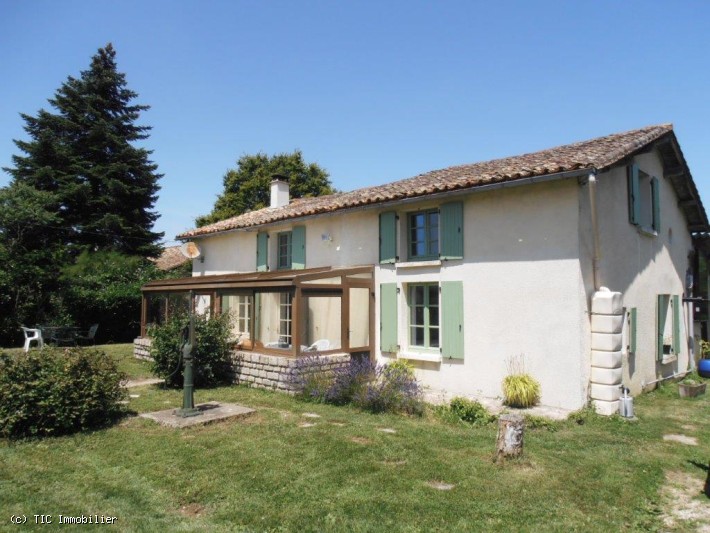 Lovely Detached 2 Bedroomed Character Property With A Mature Garden