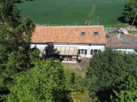 Belle Longère et Gite avec Terrain Près de Ruffec