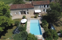 Superbe Maison en Pierre de 5 Chambres avec Piscine