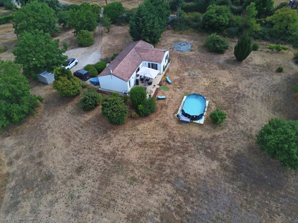Joli Pavillon dans un grand terrain sans vis à vis