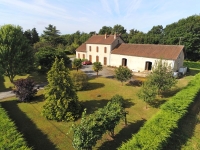 Ancienne Gare Dans Un Des Plus Beaux Villages En Charente
