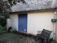 Beautifully-presented 2 Bedroomed Town house