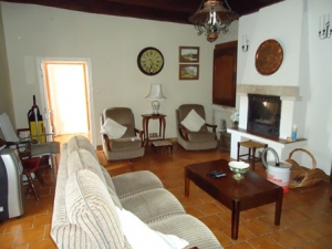 Maison avec 2 Chambres et Grange - Dans Un Village Pittoresque