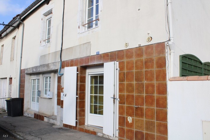 Immeuble 3 logements A Ruffec