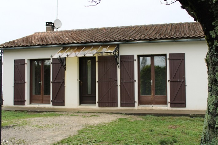 2 Bedroom Detached 1970's Property On Half An Acre At Aunac