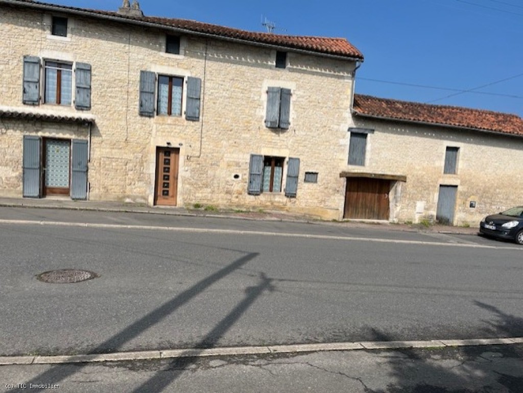 Large Town House With Garage