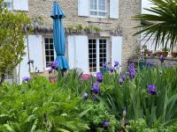 Très Belle Maison Ancienne de 5 Chambres avec Bel Extérieur et Maison à Rénover